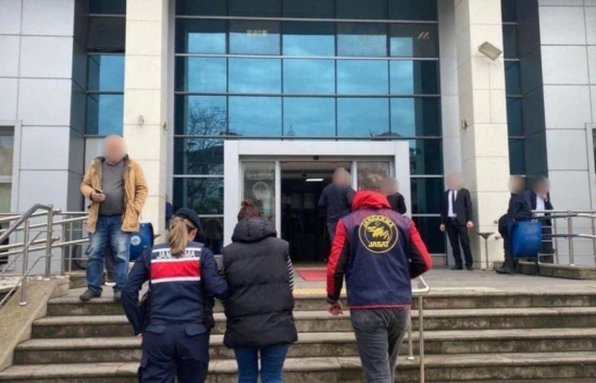 Kendisini Kamu Görevlisi Olarak Tanıtan Dolandırıcı Tutuklandı