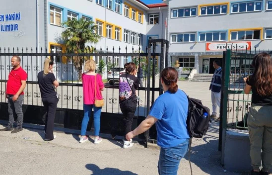 Kimliğini Evde Unutunca Ailesi İmdadına Yetişti