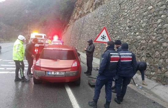 Otomobil Takla Attı: 3 Yaralı