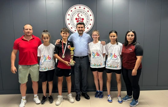 Masa Tenisi Sporcularından Reşat Asrak'a Ziyaret