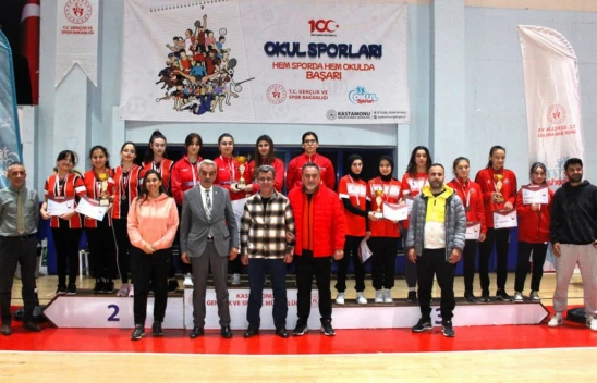 Masa Tenisinde Dereceler Belli Oldu