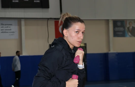 Milli Boksör Hatice Akbaş, Avrupa'da Altın Madalya İçin Yumruk Sallayacak