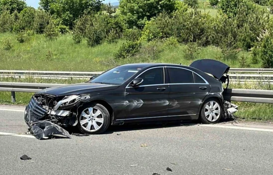 Milli Eğitim Bakanı'nın Makam Aracı Kaza Yaptı