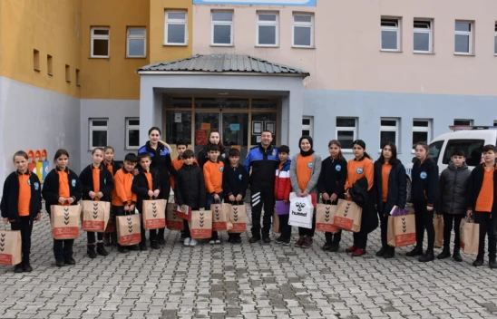 Minik Kalplerin Karne Hediyeleri Dağıtıldı