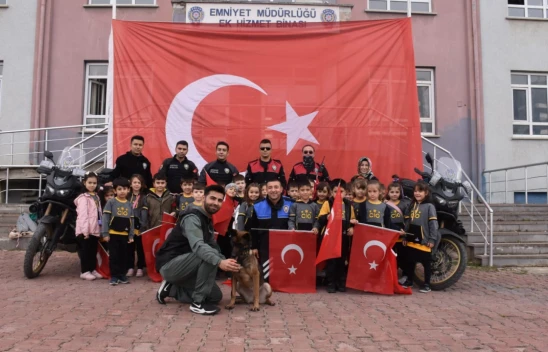 Miniklerden emniyet güçlerine ziyaret