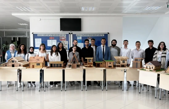 Minyatür Ahşap Ev Sergisi Büyük İlgi Gördü