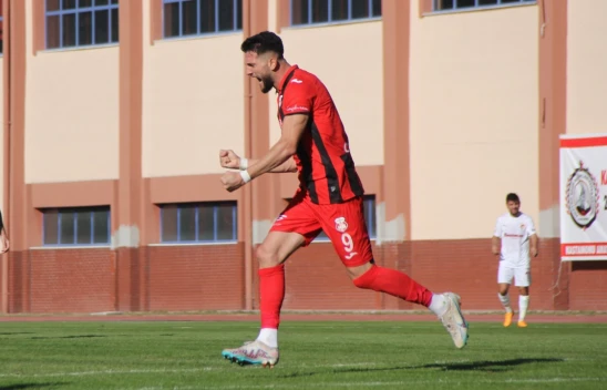 Okan Eken zirve hattında