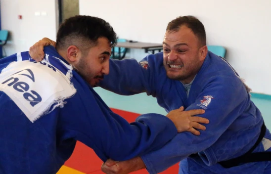 Olimpiyat Şampiyonu Yeni Madalyalar Peşinde