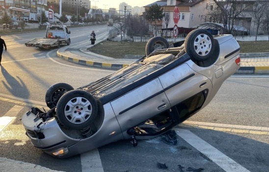 Otomobil Takla Attı: 2 Yaralı