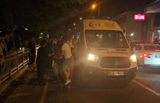 Otomobilin Çarptığı Adam Yaralandı