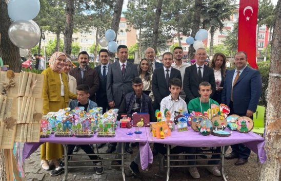 Özel Gereksinimli Öğrenciler Yılsonu Sergisi Açtı