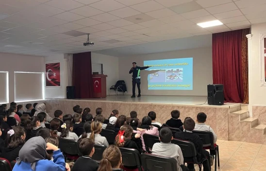 Pınarbaşı'nda Öğrencilere Trafik ve Siber Güvenlik Eğitimi