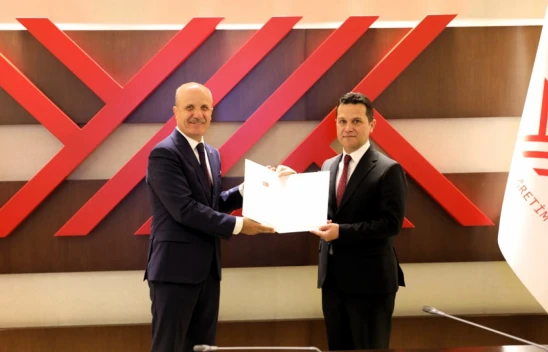 Rektör Topal, mazbatasını YÖK Başkanı'ndan aldı