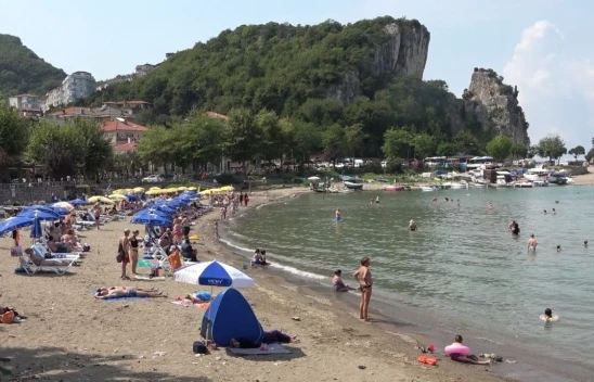 Rus Turistler Sahile Akın Etti