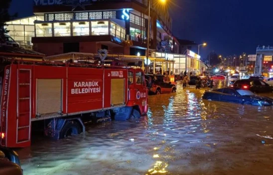 Sağanak Hayatı Felç Etti