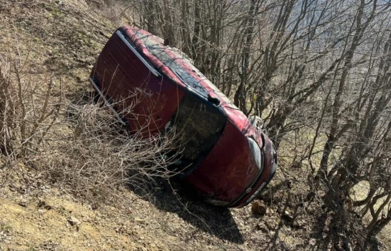 Şarampole Yuvarlandı: 2 Yaralı