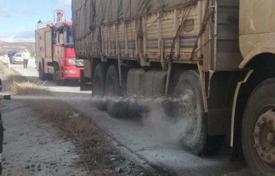 Seyir Halindeki Kamyon Alev Aldı