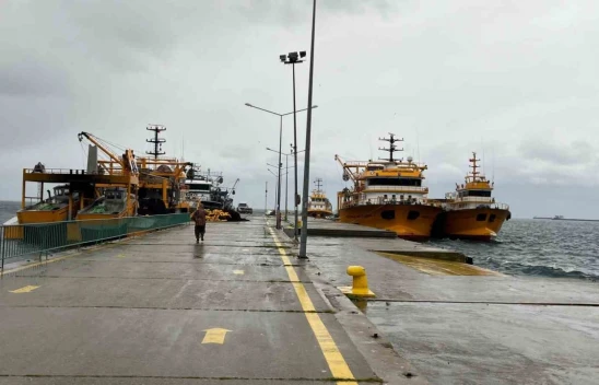 Balıkçı Gemileri Limana Sığındı