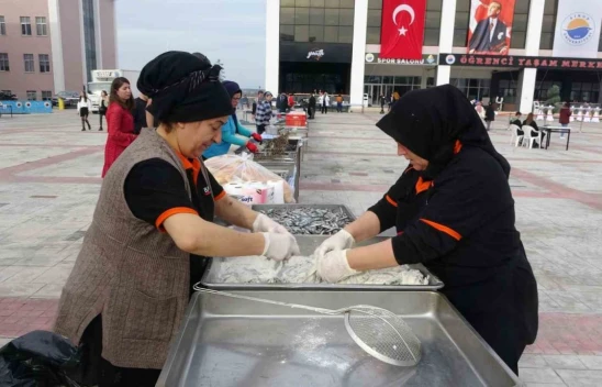 Hamsi Şenliği: 1 Ton Hamsi Tüketildi