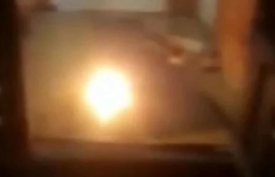 Sosyal medyada canlı yayını açıp evini ateşe verdi