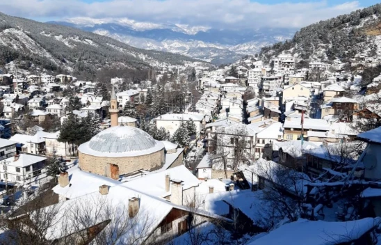 Tarihi Osmanlı Kasabasında Kış Güzelliği