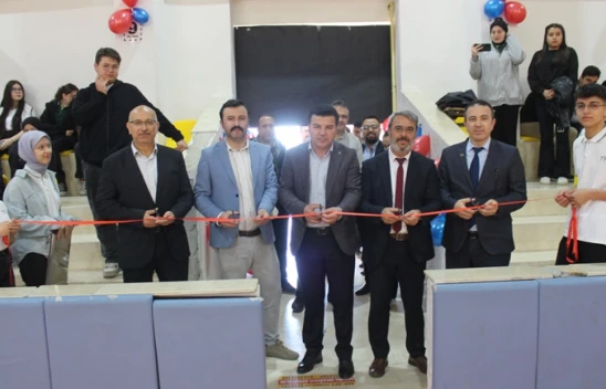 Tosya'da TÜBİTAK Bilim Fuarı Açıldı