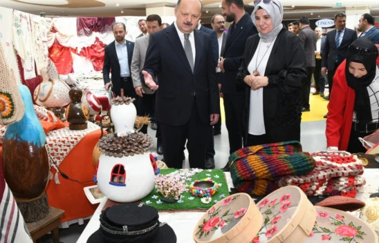 TÜGVA Hünerhane Kursları Sergisi Açıldı