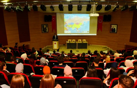 Türk Politikaları Anlatıldı