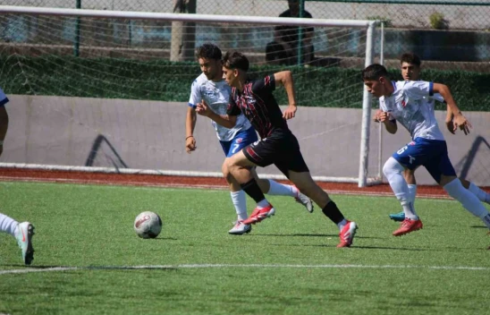 U17 Türkiye Futbol Şampiyonası Karabük'te Başladı