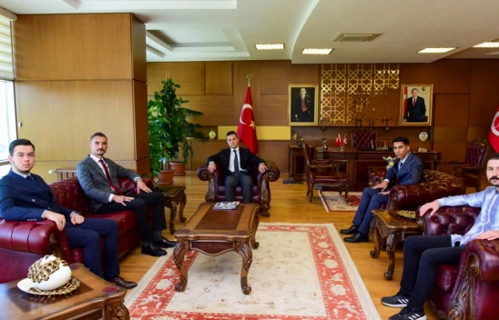 Ülkü Ocakları'ndan Rektör Topal'a Ziyaret