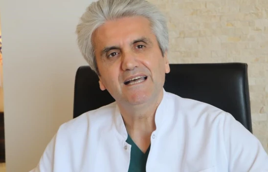 Ünlü Estetikçiden Erkeklere Göğüs Büyümesi Uyarısı