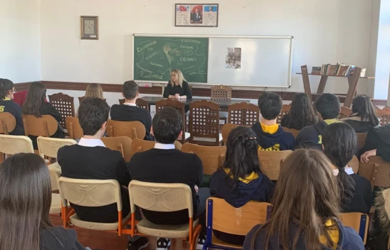 Uzunsokaklı geleceğin avukatlarına tecrübesini aktardı