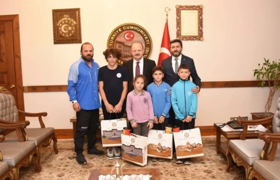 Vali Dallı Jimnastikçileri Konuk Etti