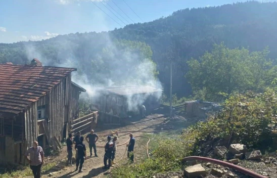Yangında patlayan tüp parçası kadına isabet etti