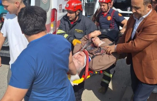 Yaşlı Kadına Kamyonet Çarptı