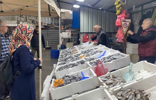 Zonguldak'ta Yerli Hamsi Rüzgarı: Vatandaşın İlgi Odağı!