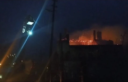 Yıldırım Düşen Ev Alev Alev Yandı