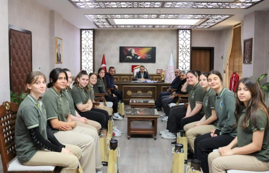 Yıldız Kızlar'dan Hasan Gümüş'e Ziyaret