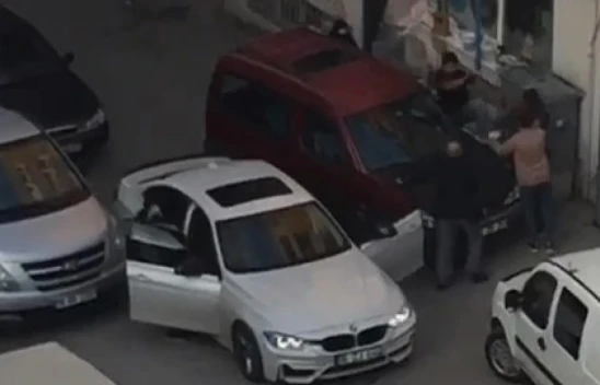 Yumruklar Havada Uçuştu, Cadde Boks Ringine Döndü