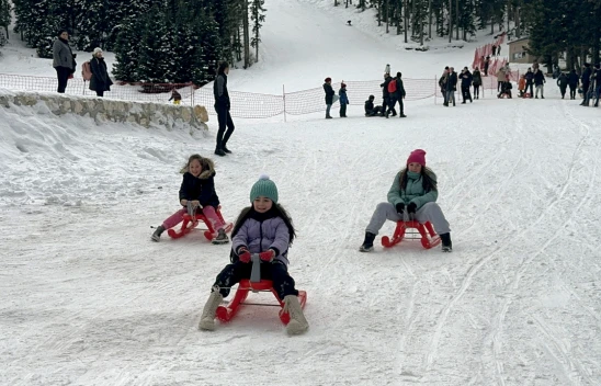 Yurduntepe Kayak Merkezi'nde Yoğunluk Sürüyor