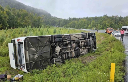 Zonguldak'ta Yolcu Midibüsü Devrildi: 9 Yaralı