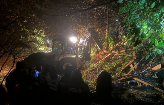 Zonguldak'taki Heyelanda Tek Katlı Ev Yıkıldı