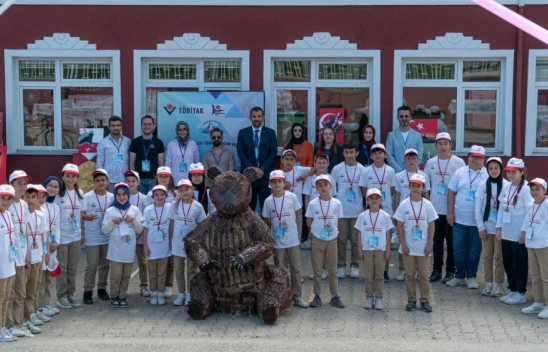 Zor Koşullara Rağmen Önemli İşlere İmza Atıyorlar