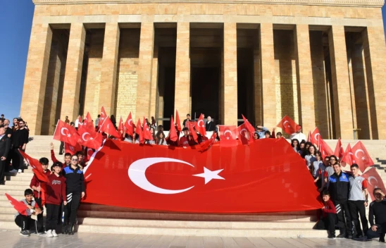 Gençlerden Anıtkabir'e Ziyaret