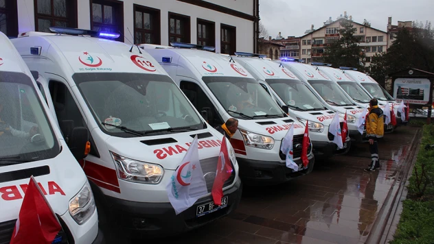 9 ambulans törenle hizmete girdi