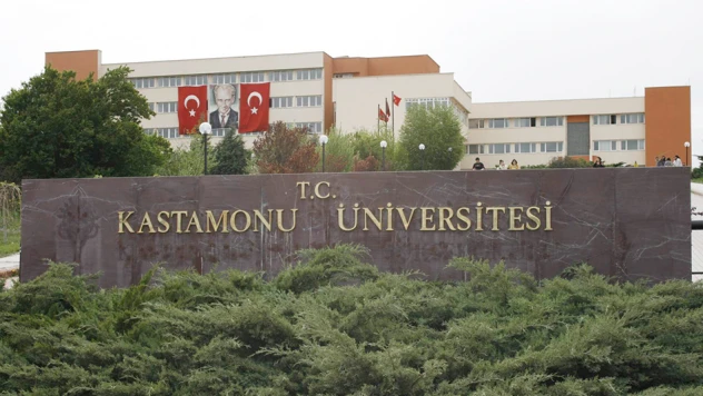 10 dekan istifasını sundu