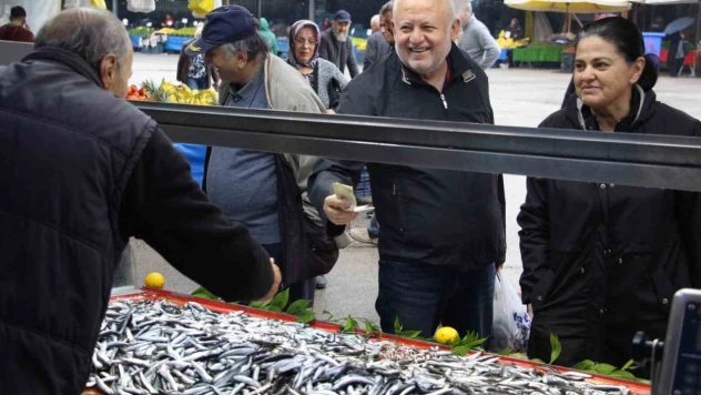 Fırtına Balık Tezgahlarını Vurdu