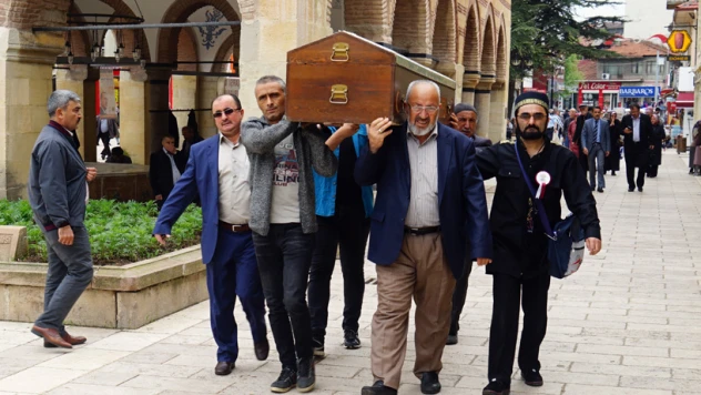 5 kişilik aile 1 tabuta sığdı