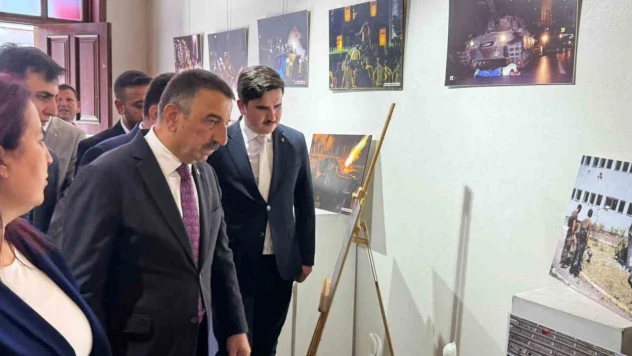 15 Temmuz Sergisi Zonguldak'ta Ziyarete Açıldı