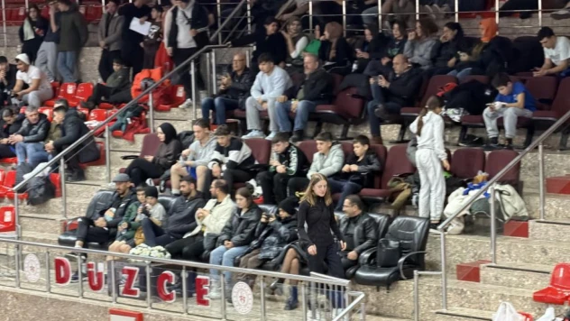 160 Boksör Ringe Çıktı